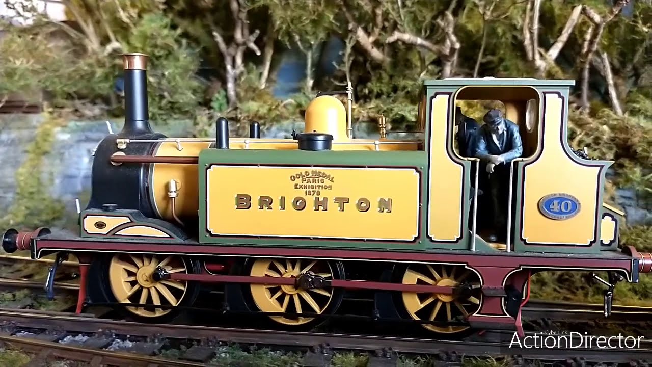 Hendy O gauge micro layout by I. Arkley (Elvinley) DCC sound Dapol locos.