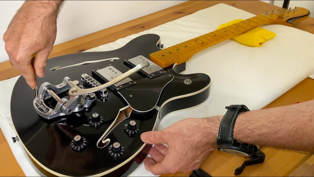 Installing a B5 Bigsby Vibrato on a Fender Starcaster without drilling holes by using a Vibramate