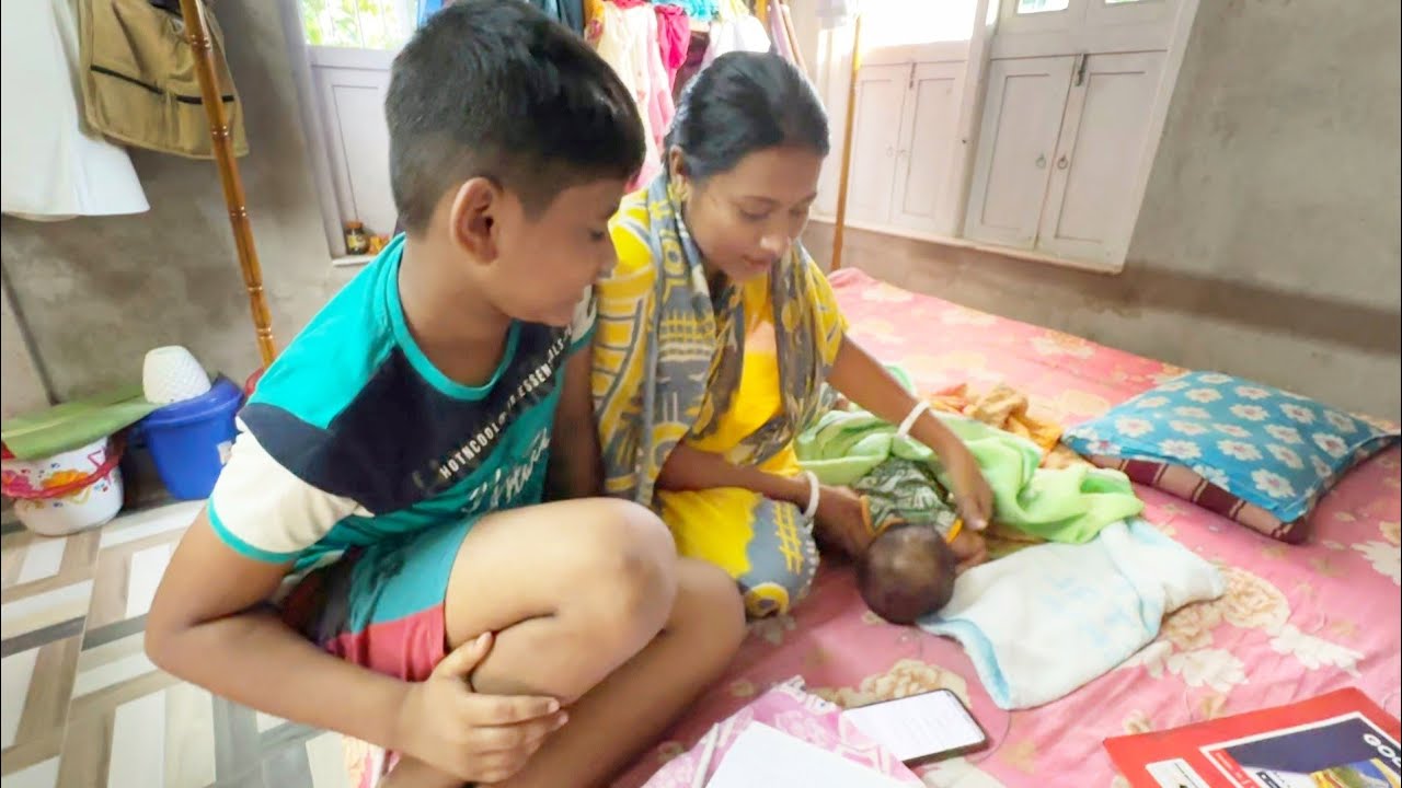 আমাদের পরী মাত্র 3 মাস বয়স এখন থেকেই উল্টোবাজি খাচ্ছে