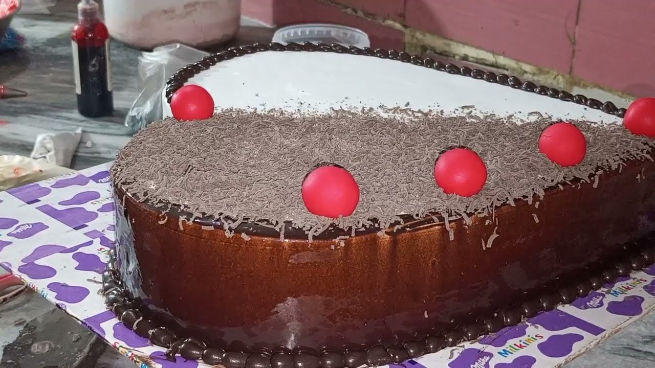 Heart Shape Chocolate Cake Design | Easy Romantic Cream Cake for Anniversary & Valentine’s Day