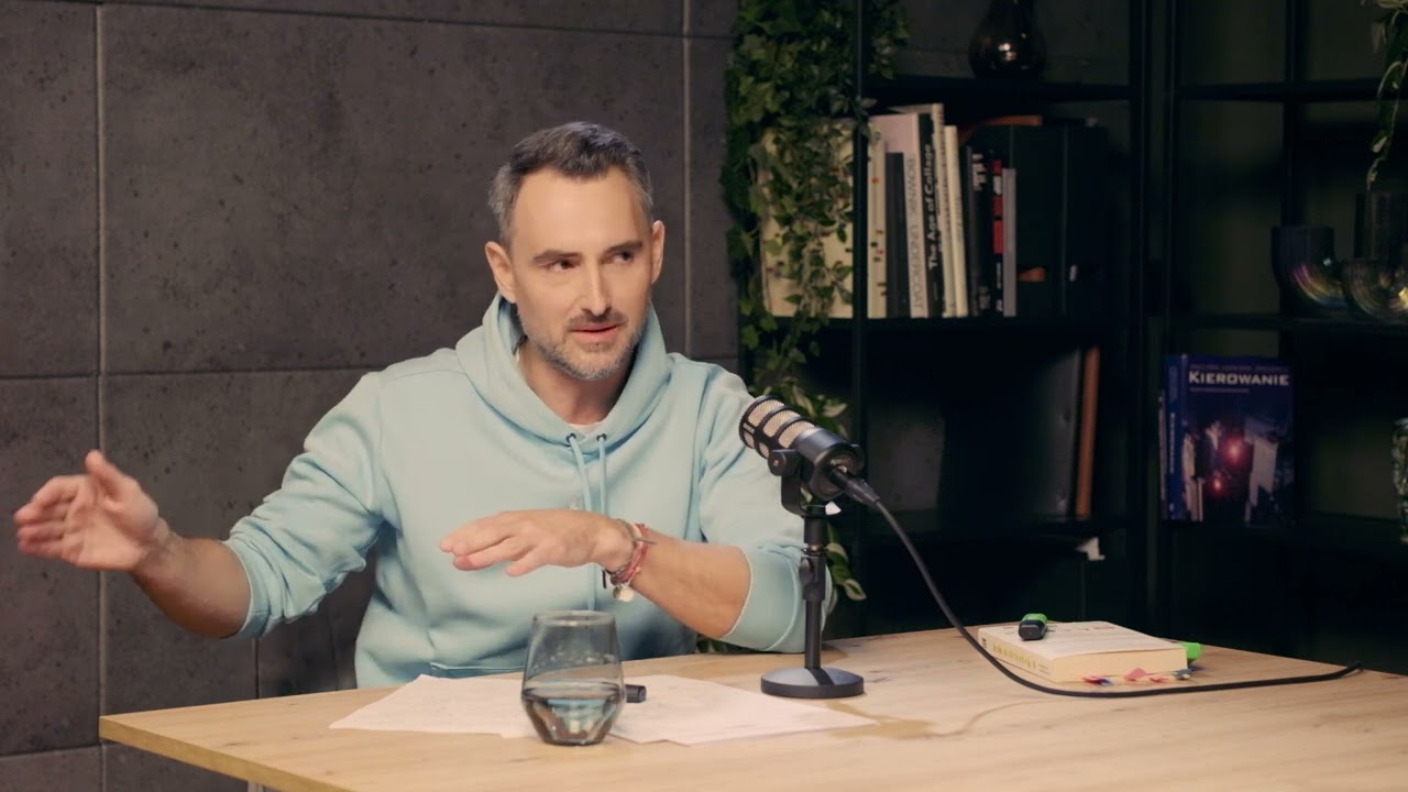Czy algorytmy zastąpią urzędnik&oacute;w? AI w administracji publicznej &ndash; dr Jacek Piecha | Backstage
