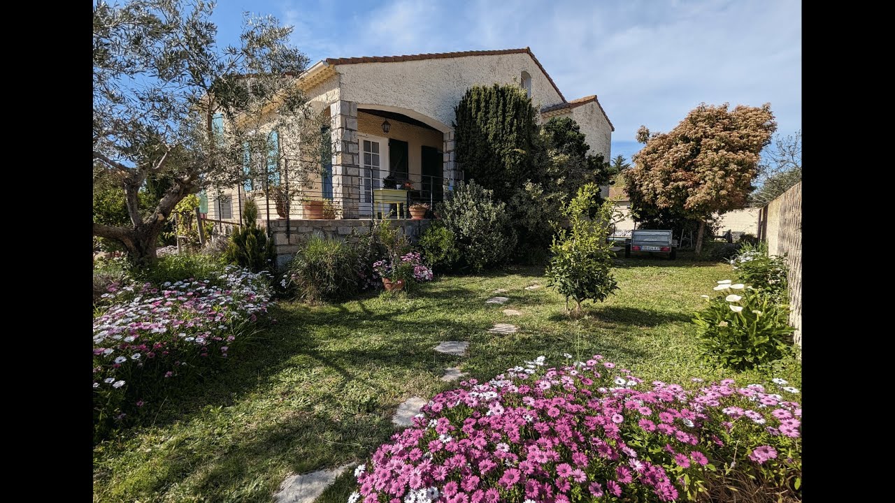 Maison 162m2 avec piscine, jardin fleuri et studio proche Nîmes et gare TGV