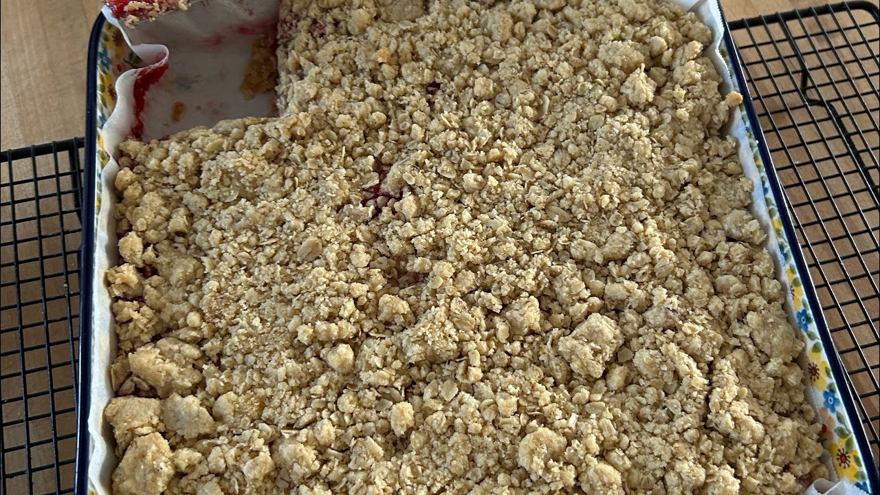 Raspberry crumble bars