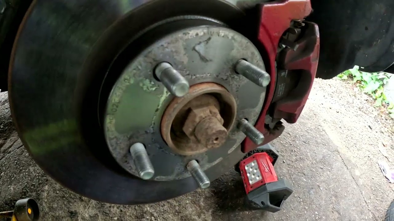 Диагностика и устранение неисправности индикатора ABS на Dodge Avenger 2012 года