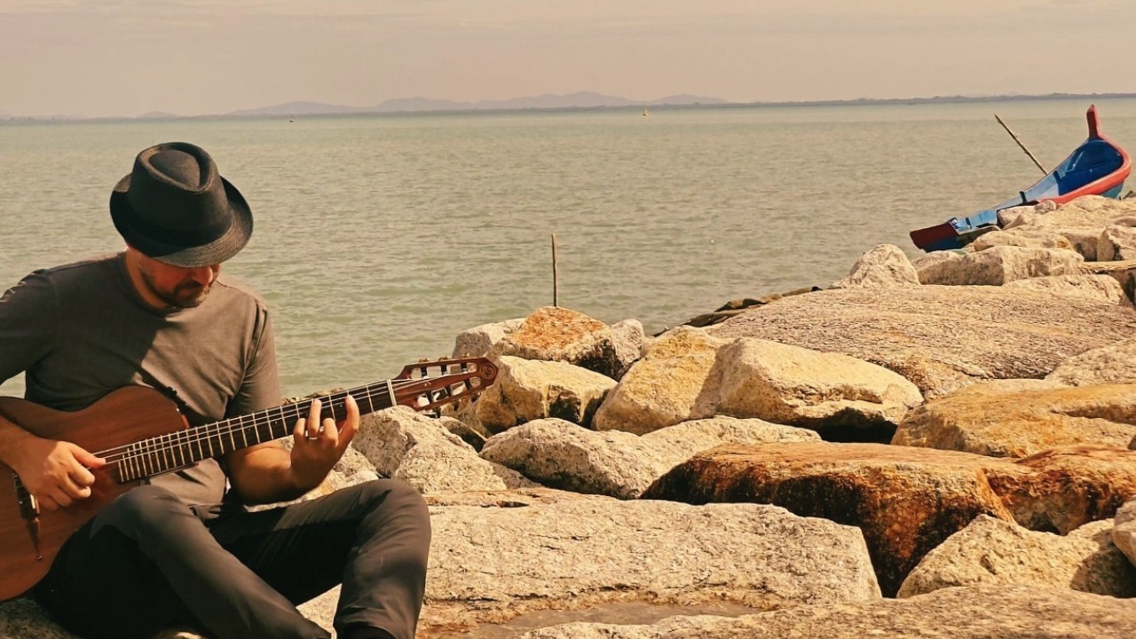 Let the waves end your day. 1 hour of soft nylon‑string ocean guitar to wind down.