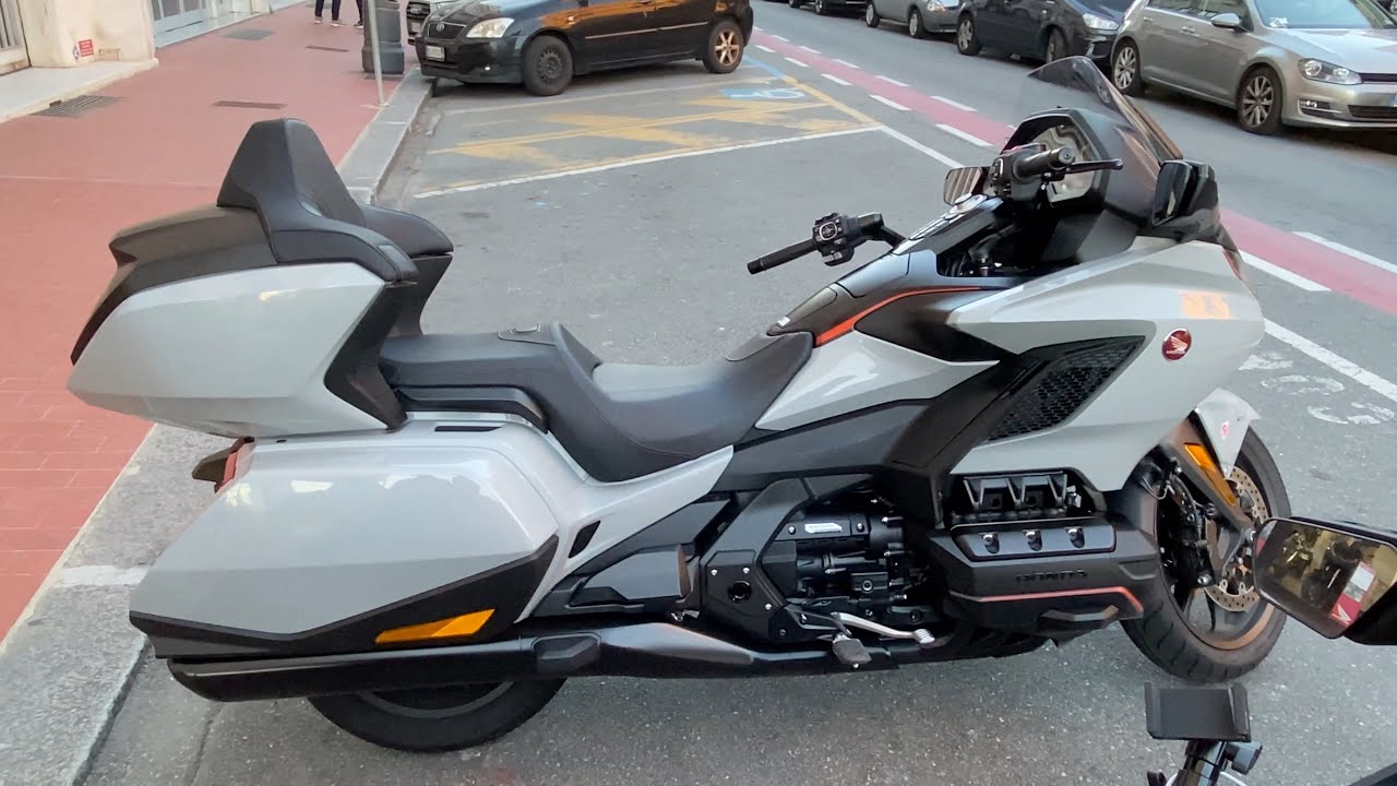 Goldwing Bagger DCT 2021 vs Goldwing tour DCT 2021 differenze tra due regine della strada &hellip;
