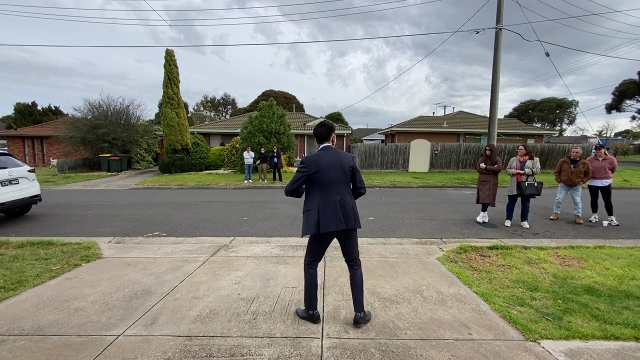 MELBOURNE AUCTION SELLS $3,000 ABOVE RESERVE in HOPPERS CROSSING