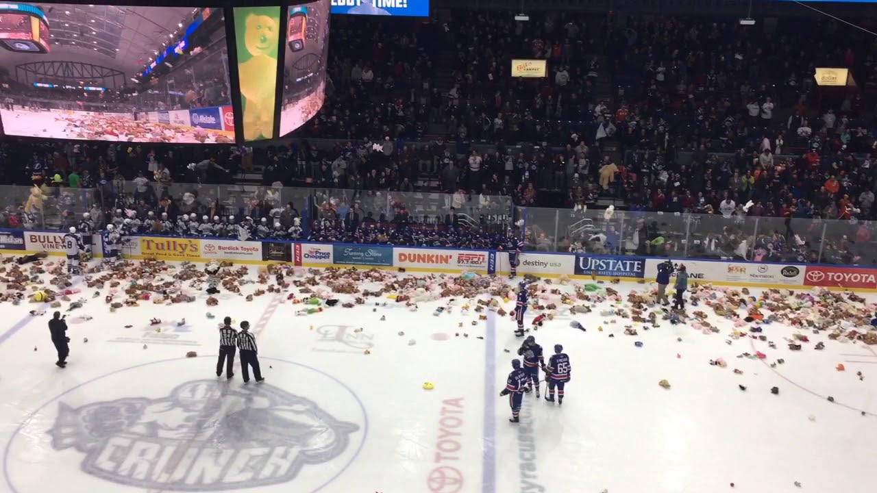 Syracuse Crunch Teddy Bear Toss 2018