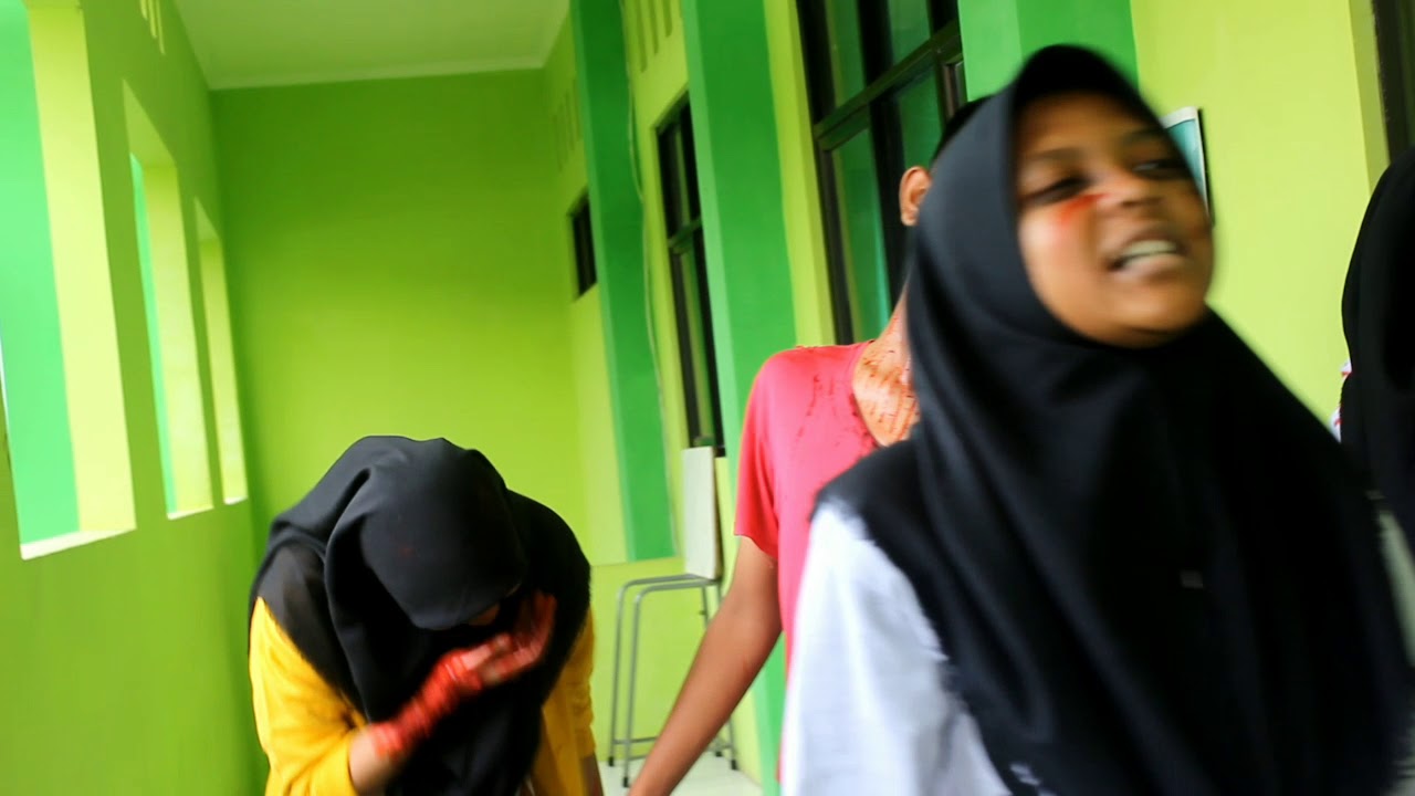 RUN FROM ZOMBIE