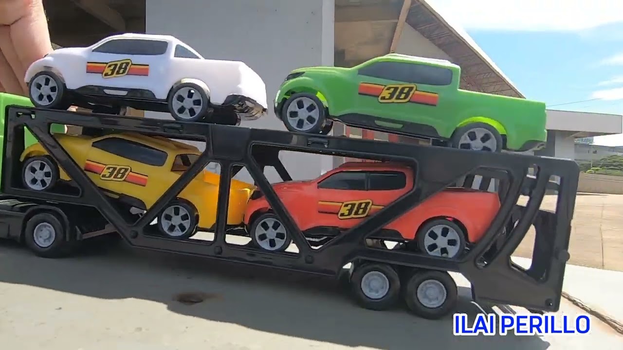 Viagem com a Carreta Cegonha Transportando quatro Pick Up