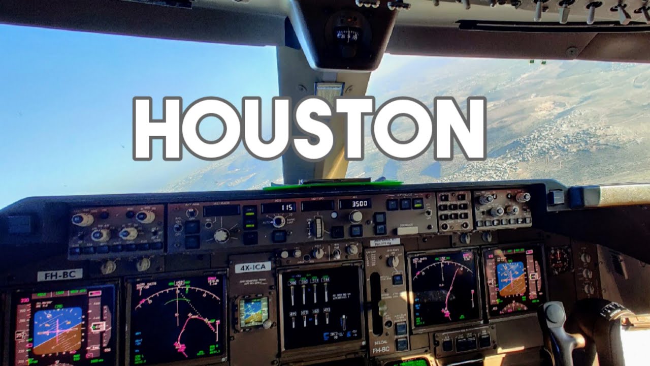 Boeing 747-400F Visual Approach 08L @ KIAH (Houston) - Cockpit View
