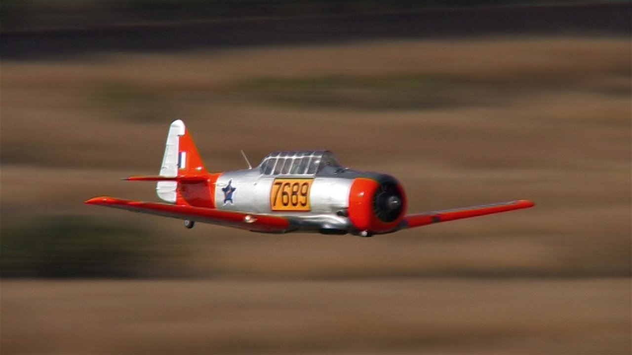 T6 Harvard Aerial Display and Formation Flying