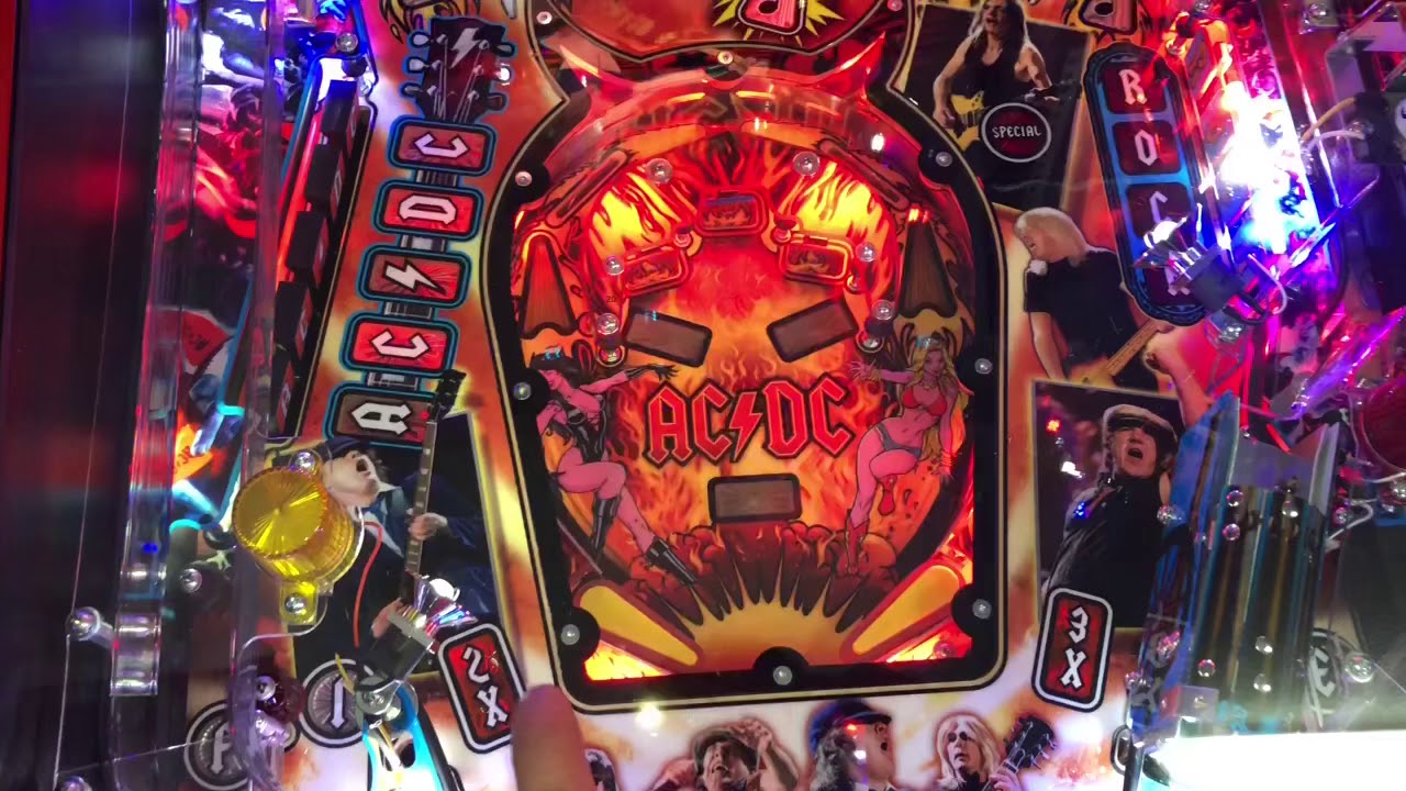 Stern AC/DC Luci Vault 2018 model pinball review