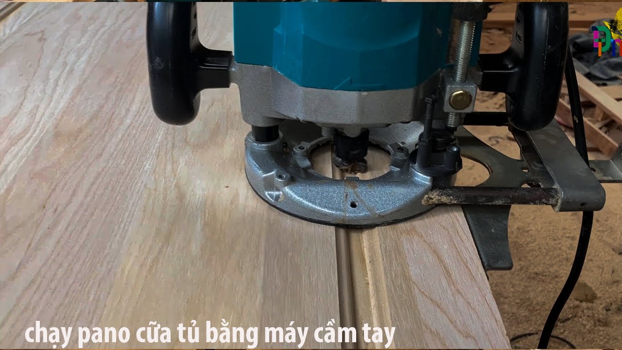cách làm ván pano cữa tủ gỗ trên máy roto rất đẹp.Loại mũi chạy ra pano cữa,/cách chạy pano