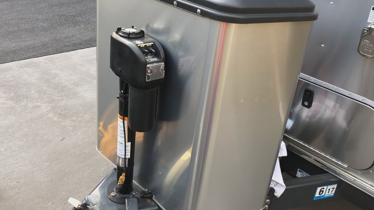 How To:  Rotate Tongue Jack Head (Make Room For Tailgate)