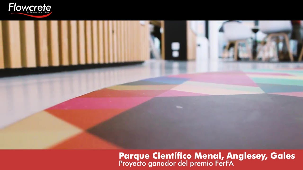 Impresionante suelo en el Parque Científico Menai, Anglesey   Proyecto ganador del premio FerFA