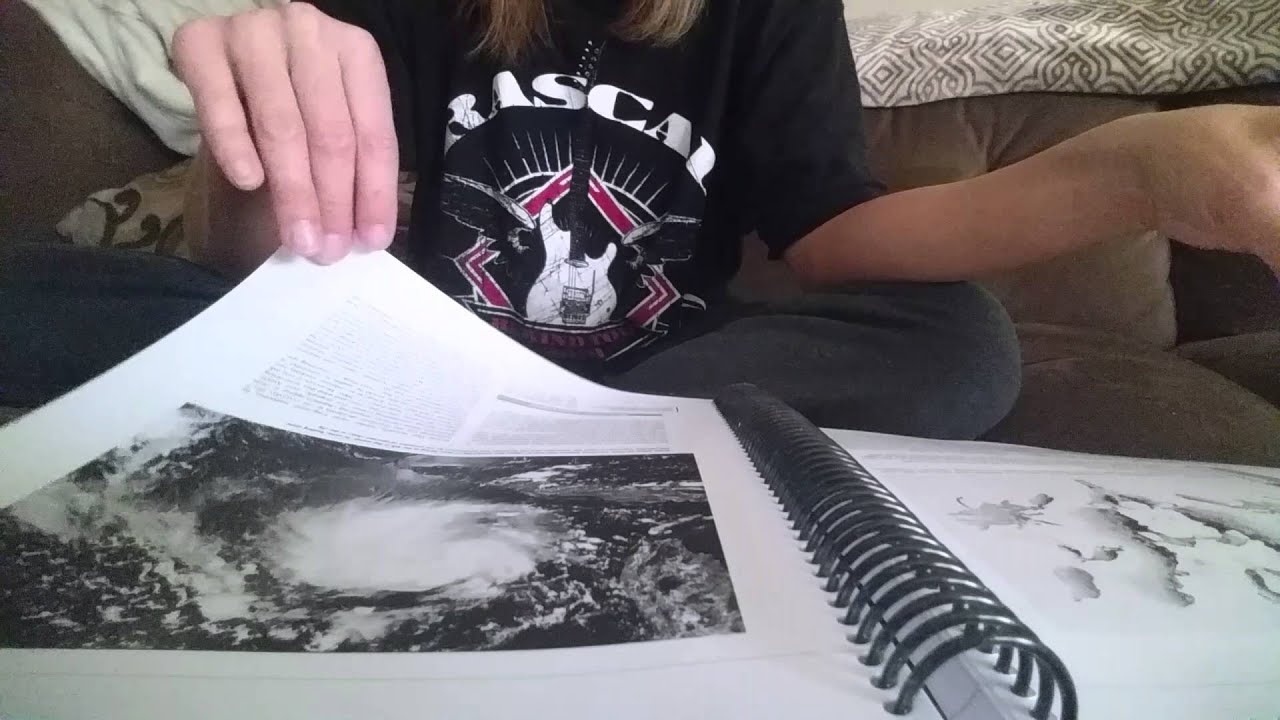 Page turning spiral book