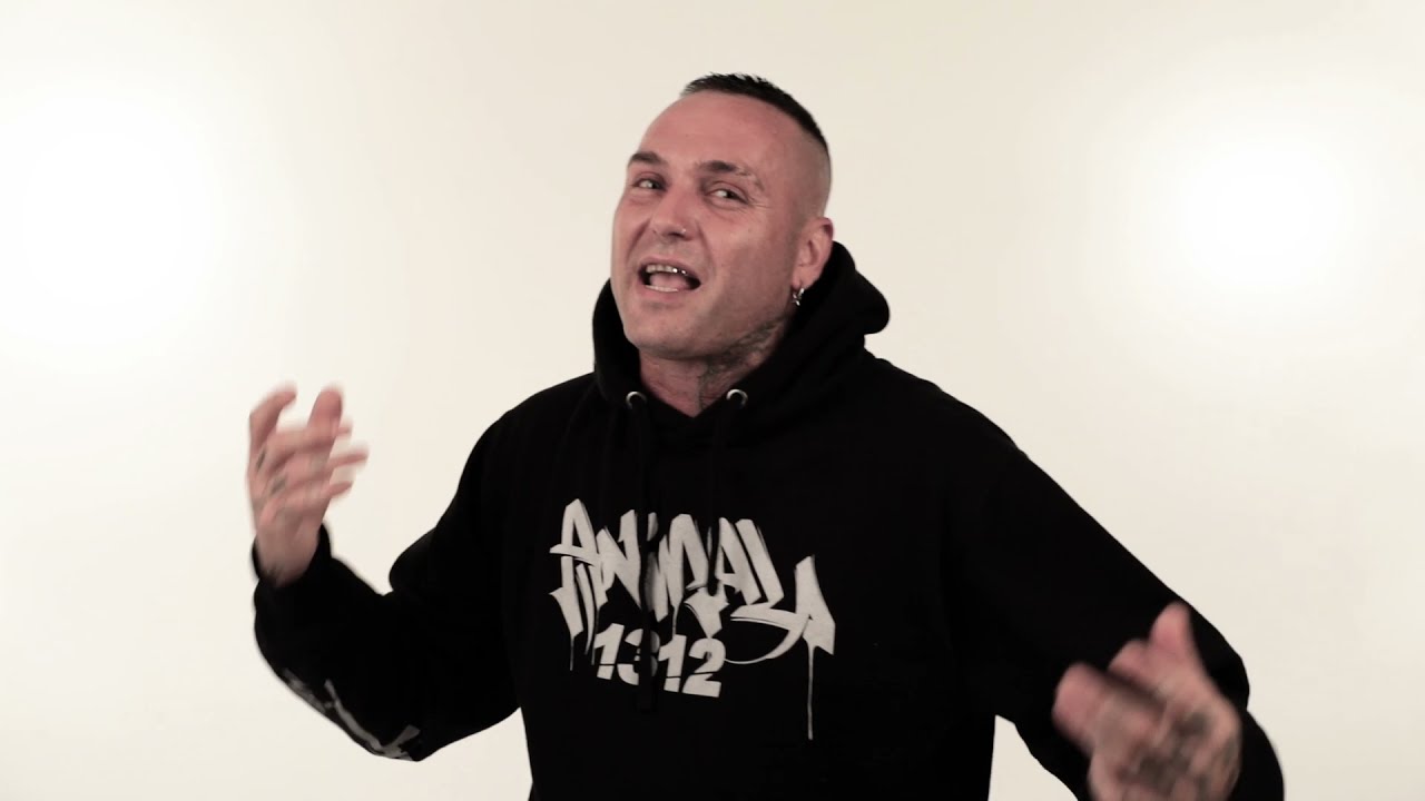 Karlos Animal - Más Fuerte (official video)