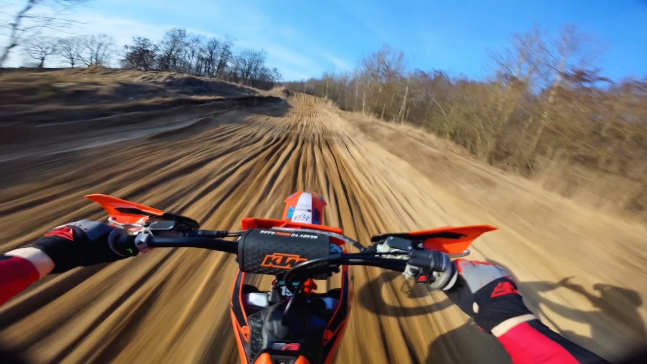 KTM 250 - RAW SOUND OF SHREDDING ON MX TRACK