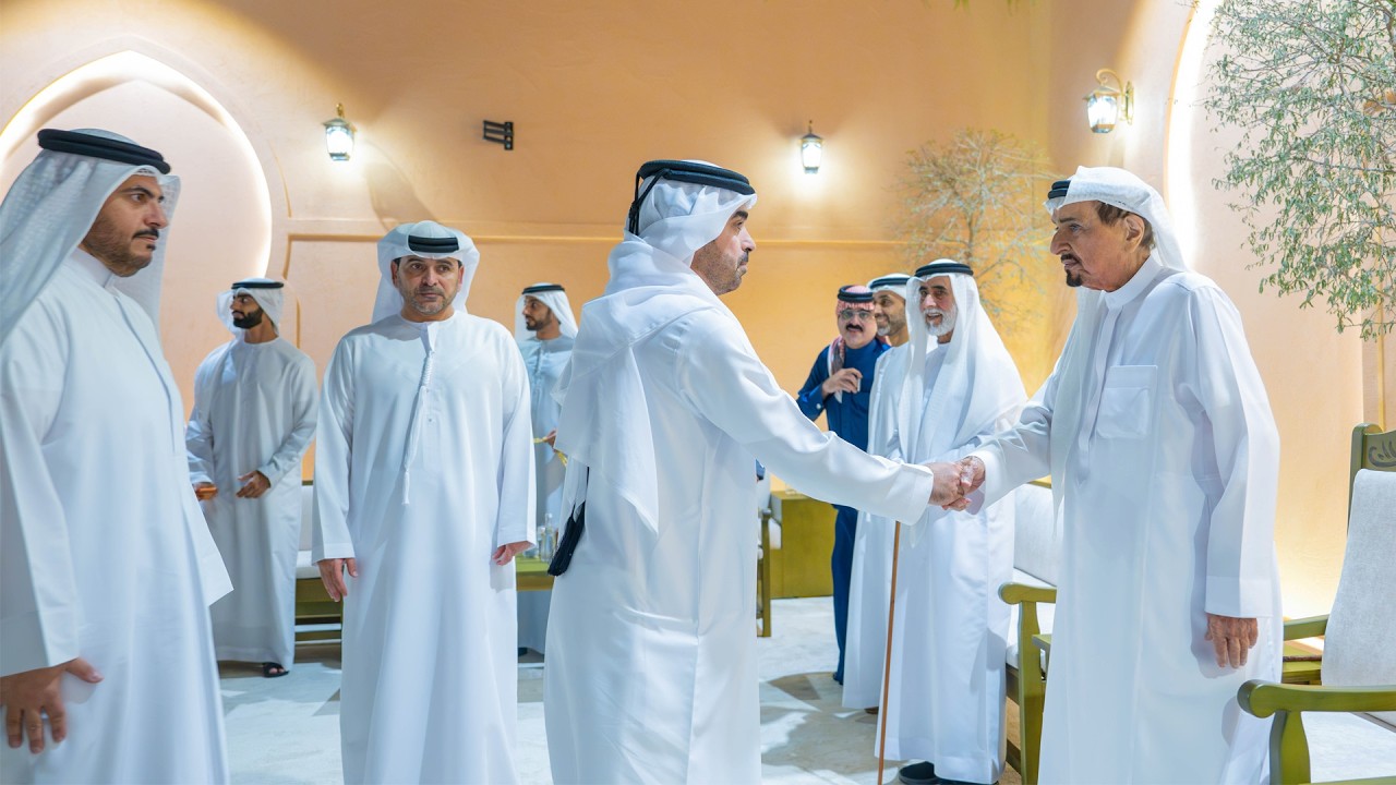 حاكم عجمان وولي عهده يواصلان استقبال المهنئين بحلول شهر رمضان
