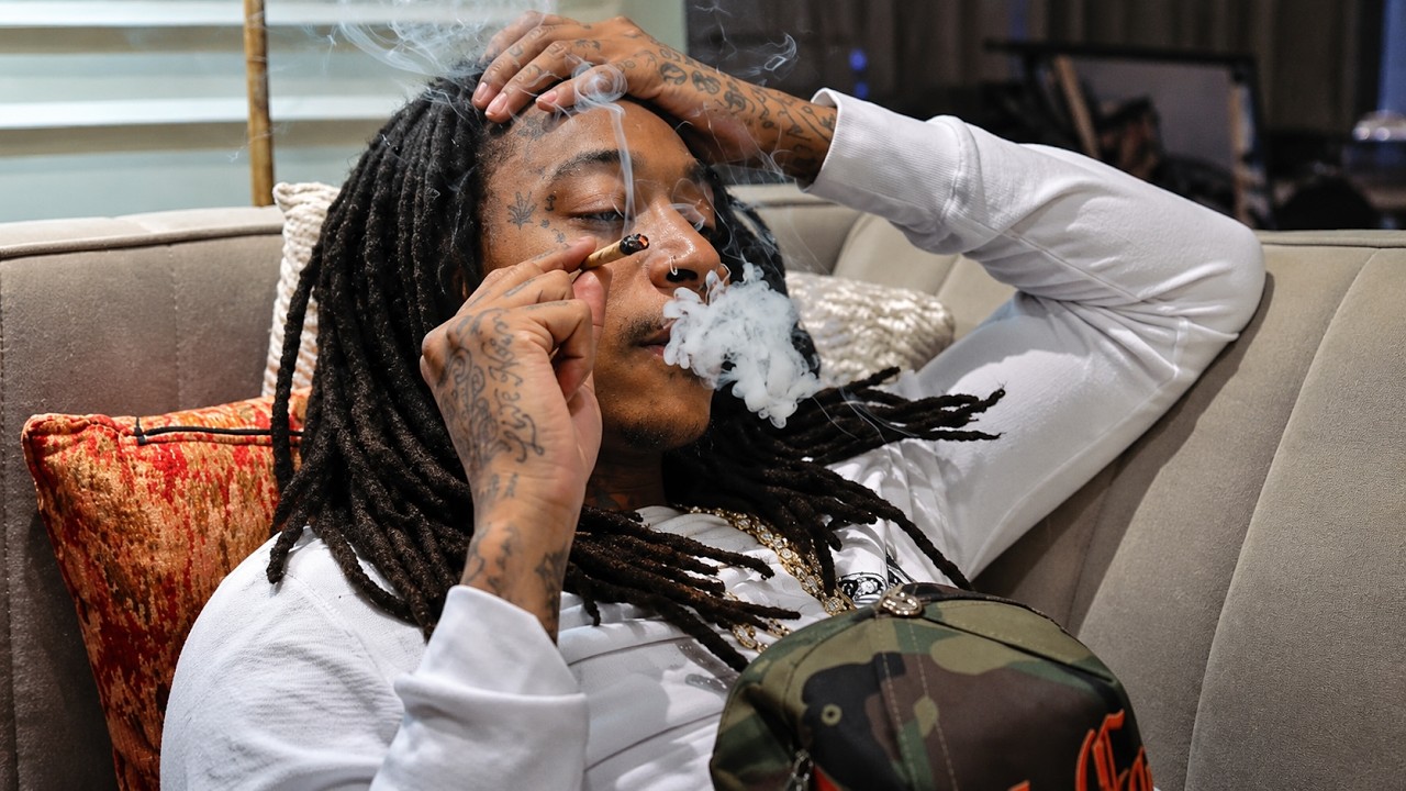 Wiz Khalifa - Pass The Smoke (Official Music Video)