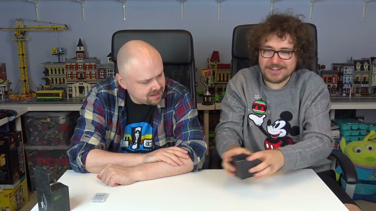 Advent Calendars 2021 Day 9 | Ashens & Nerdcubed