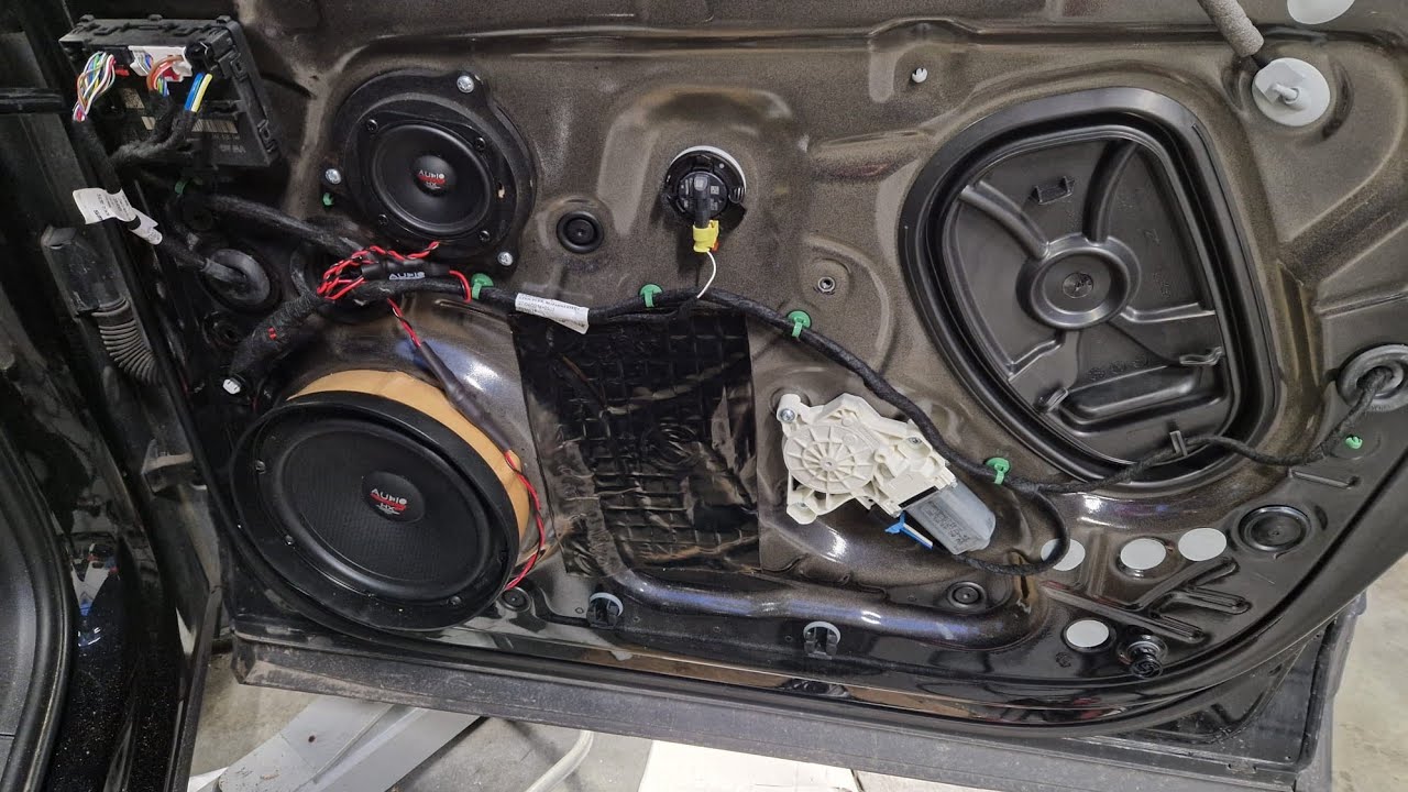 VW Touareg 3 III Audio System HX200sq em evo3 Sw11 active Axton A594DSP