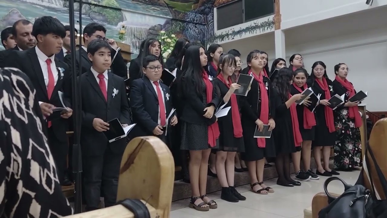 Está aquí, su gloria está aqui. Coro Juvenil IEP San Antonio de visita en IEP San Jorge