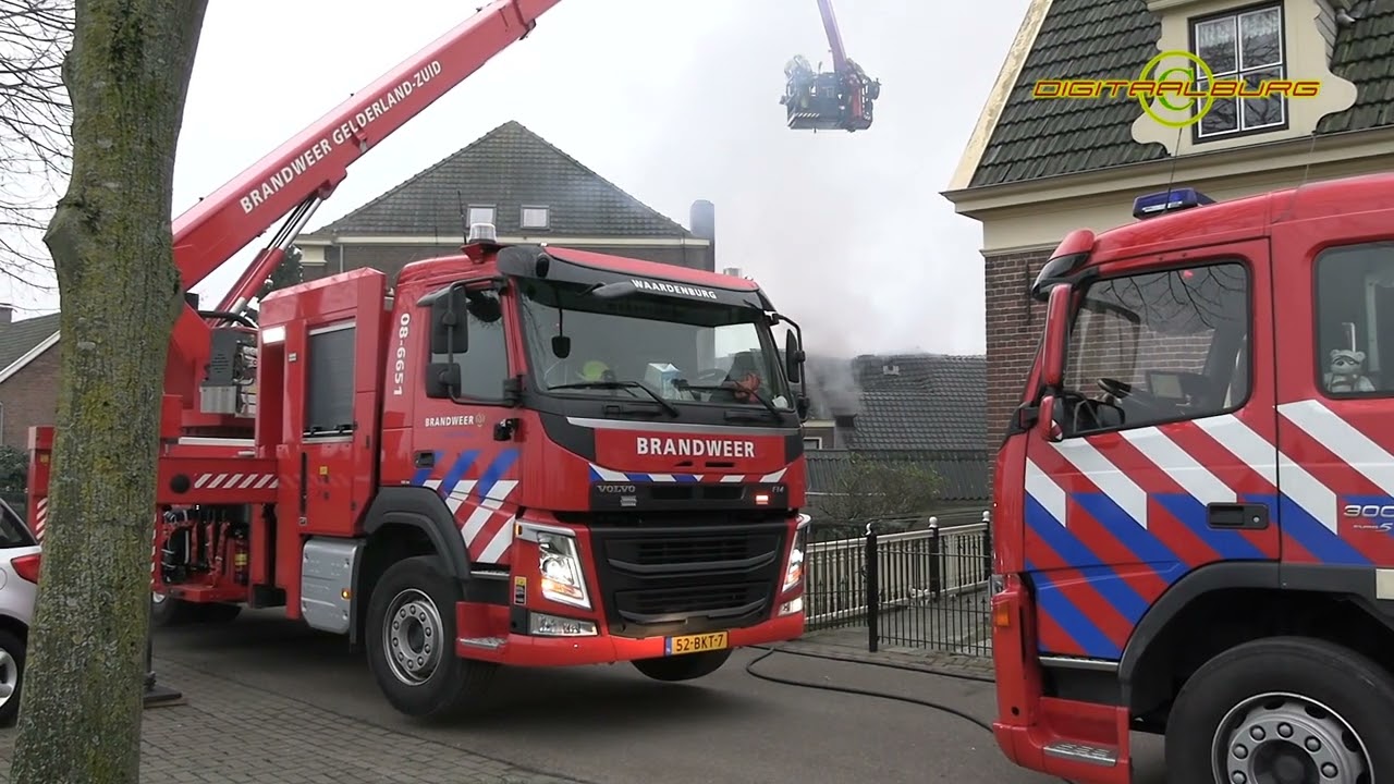 Grote brand bij monumentaal woonhuis in Brakel