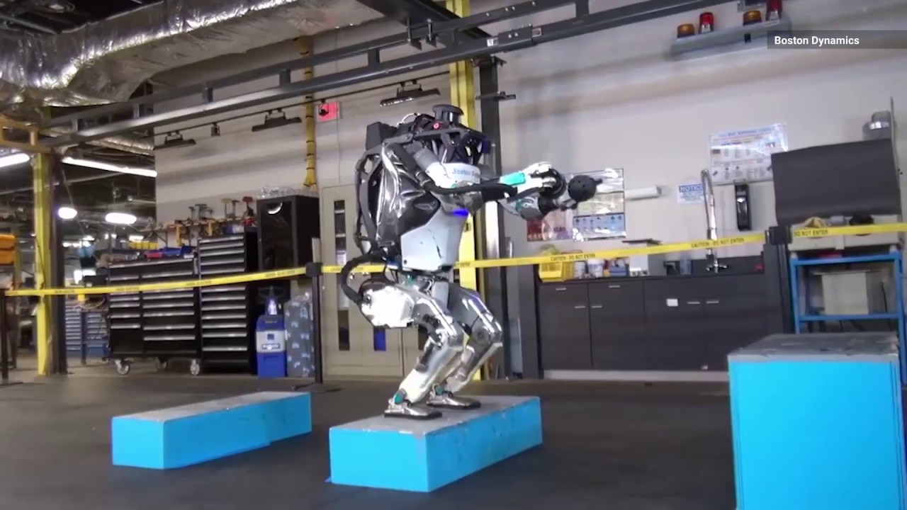 This Boston Dynamics Robot's Parkour Skills are Eerily Human