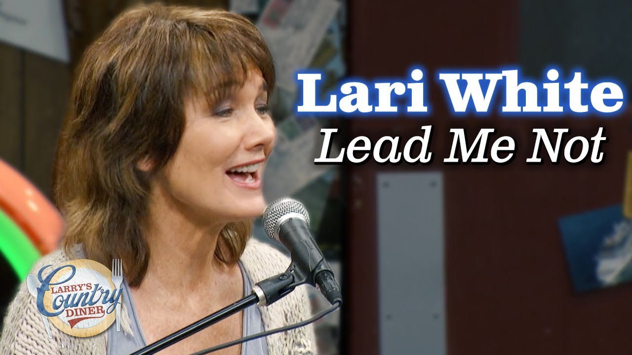 Lari White sings 
