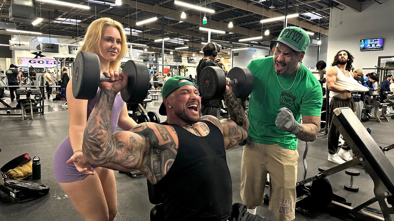 Hot Blonde Calls Out Big Boy In The Gym