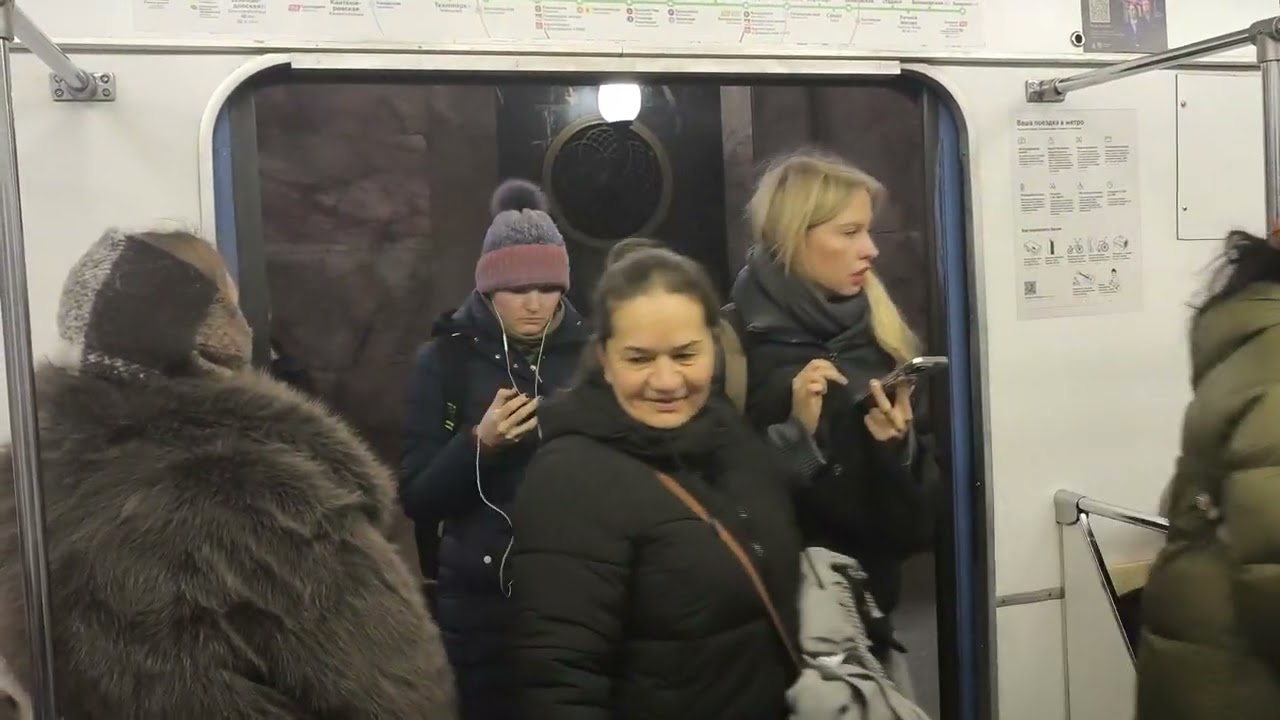Поезд следует до станции Сокол!!! 