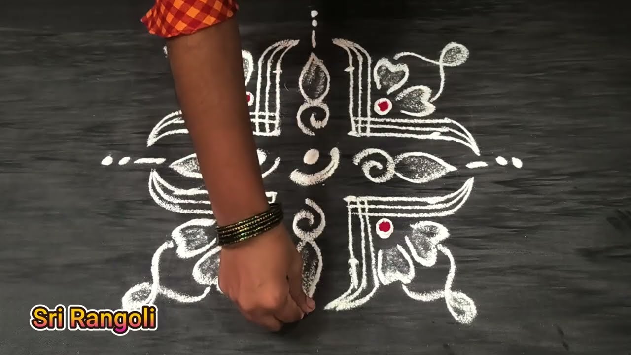 Dhanurmasam Muggulu | 4x2 Dots Small Margazhi Kolam Designs | Danurmasam Side Border Rangoli Designs