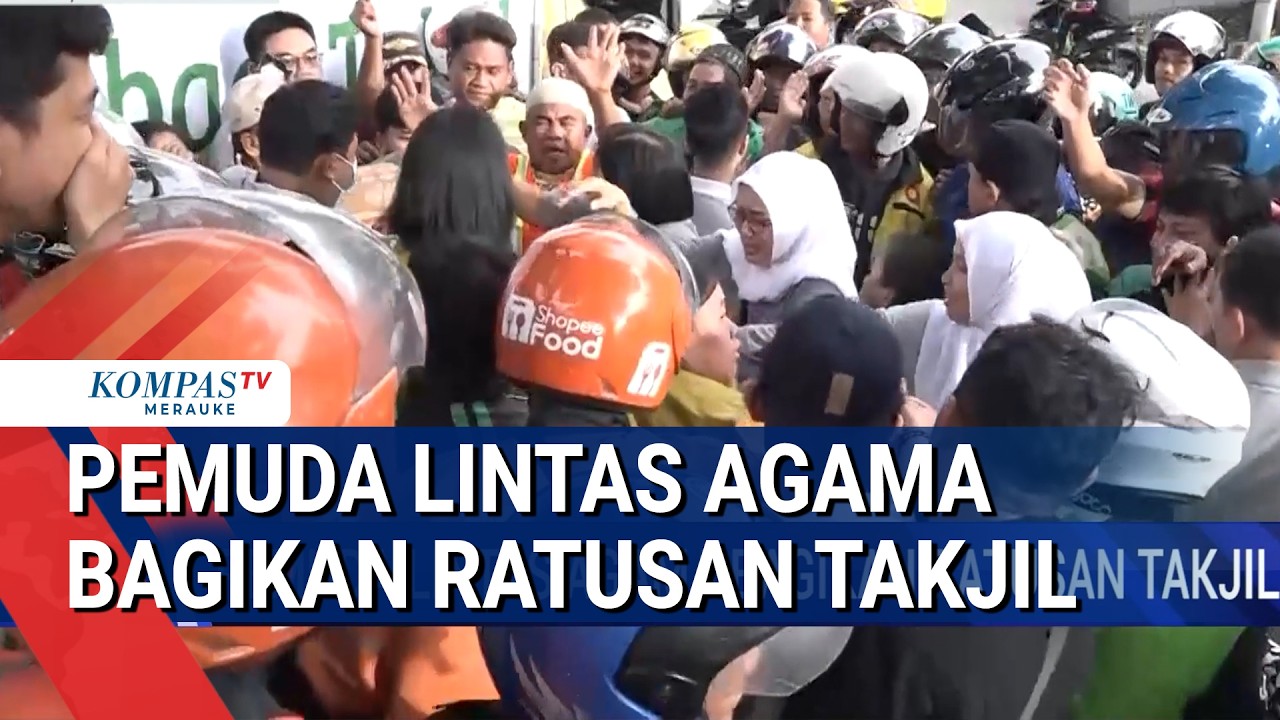 Pemuda Lintas Agama Bagikan Ratusan Takjil