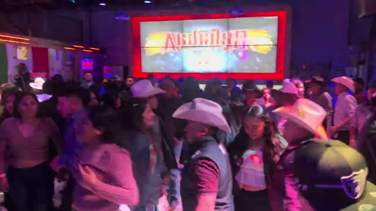 Así se baila los de sola de Vega en modesto Ca con sin control #viral #sincontrol #soladevega 