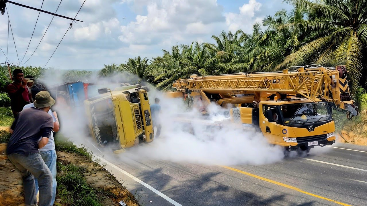 Terekam Sangat Jelas Truck Meluncur‼️Roda Lepas Sampai Terbalik 