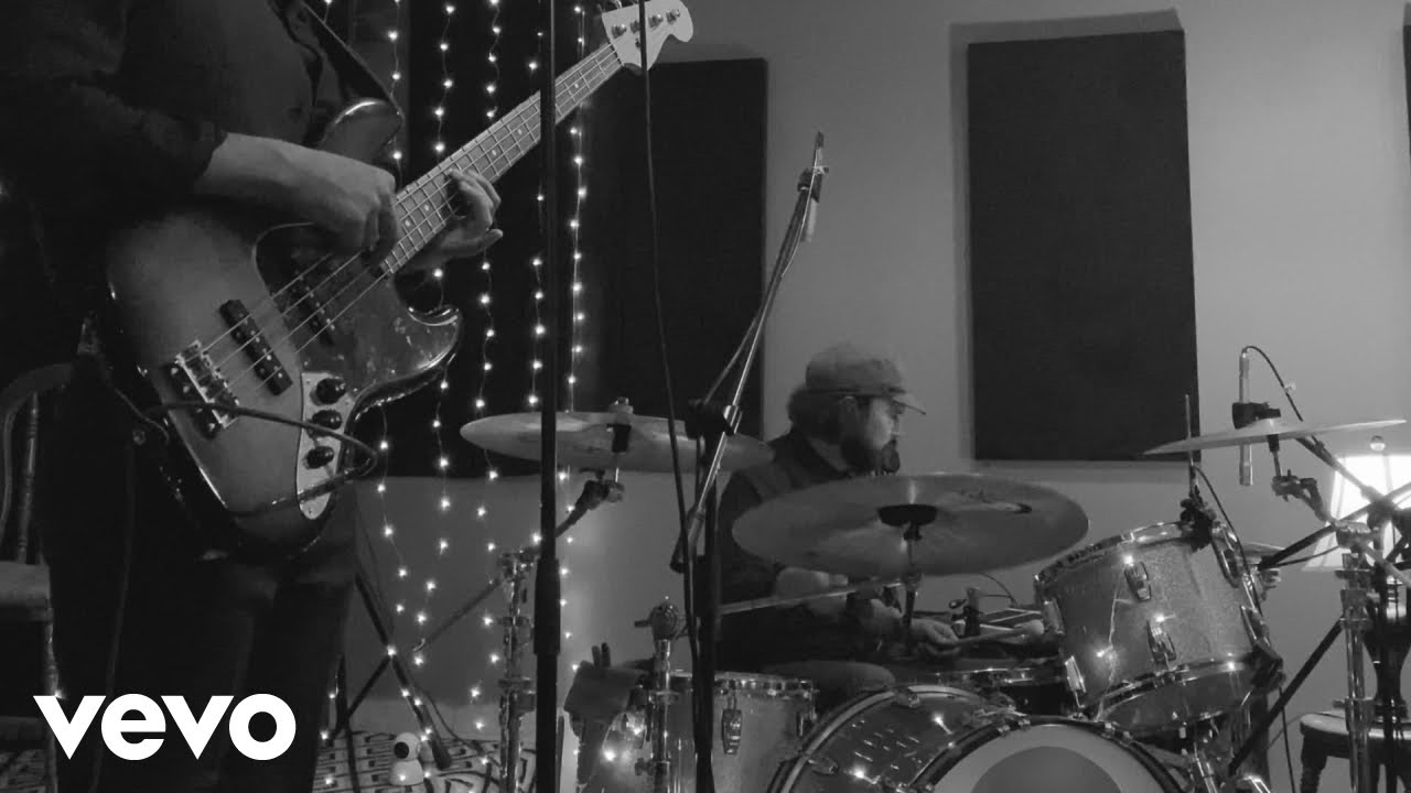 Enjambre - Dolores (En Vivo Desde La Sala De Ensayos)