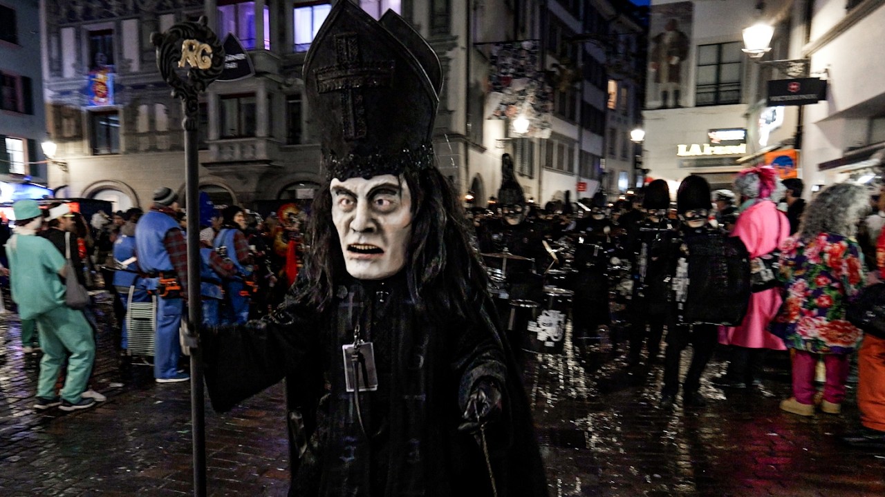 Rüssgusler Ebikon: Sujetmarsch «La processione nera» | Luzerner Fasnacht 2026, Tagwach Schmudo