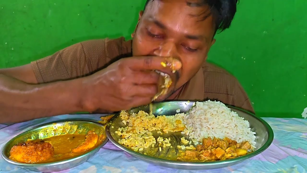 eating desi style home made egg masala curry, rice, mixveg | my wife cook for me#asmreating 
