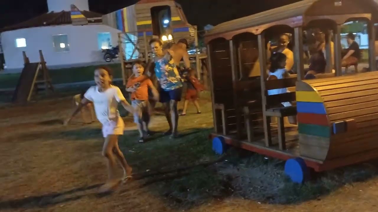 Rafinha no parquinho 