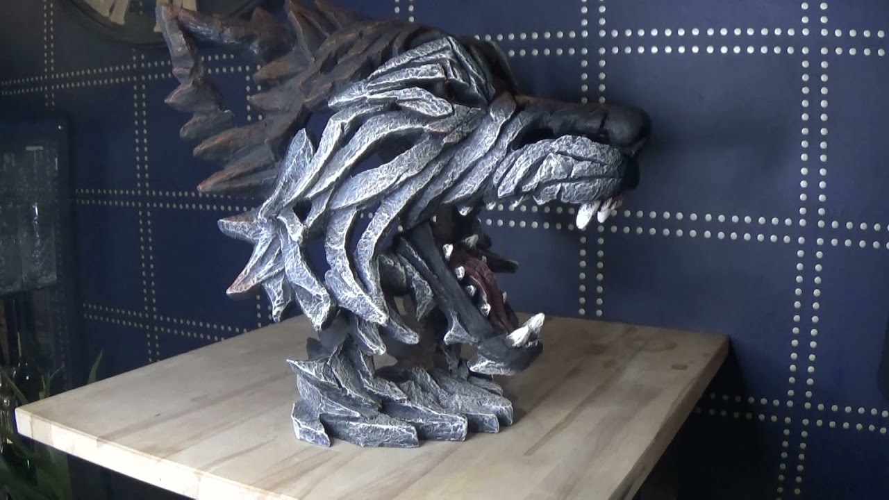 Edge Sculpture Wolf Bust Timber Review - Unboxing (Kind Of)
