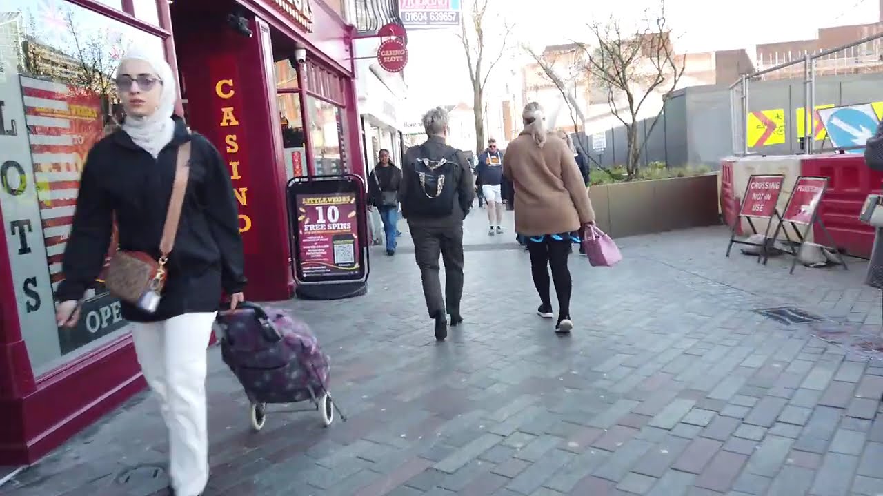 Walking the famous Abington Street boulevard in Northampton England! (March 2026)