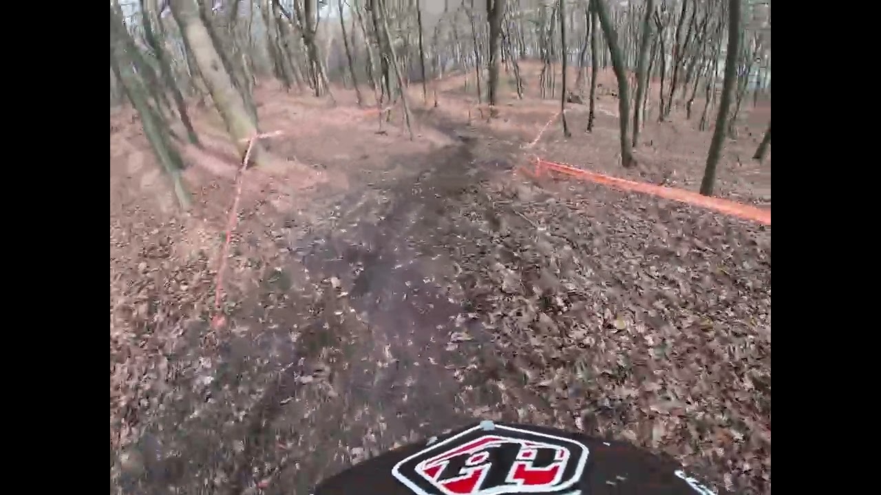 Тренувальний спуск, перед  переможним заїздом.)  Enduro Racing Fest