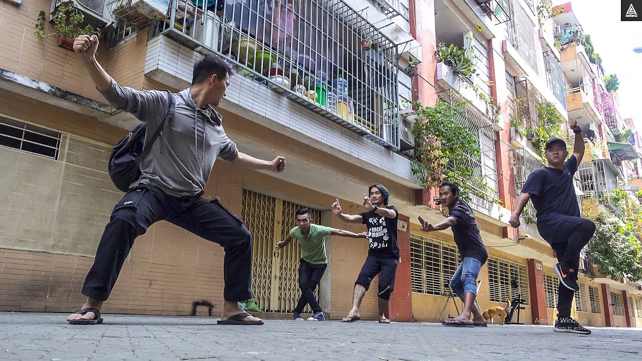 V&Igrave; HỘP KHẨU TRANG M&Agrave; NH&Oacute;M THANH NI&Ecirc;N Đ&Aacute;NH NHAU NHƯ PHIM | CLIP H&Agrave;NH ĐỘNG H&Agrave;I BỰA