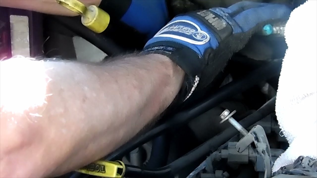 Как заменить трубку жиклёра на Dodge Ram 1500