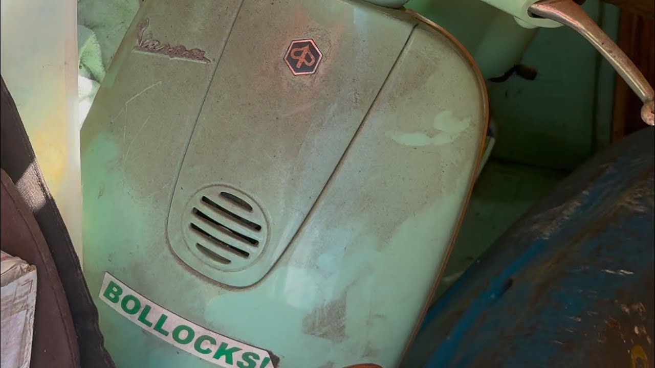 Barn find Italian Vespa scooter part 1