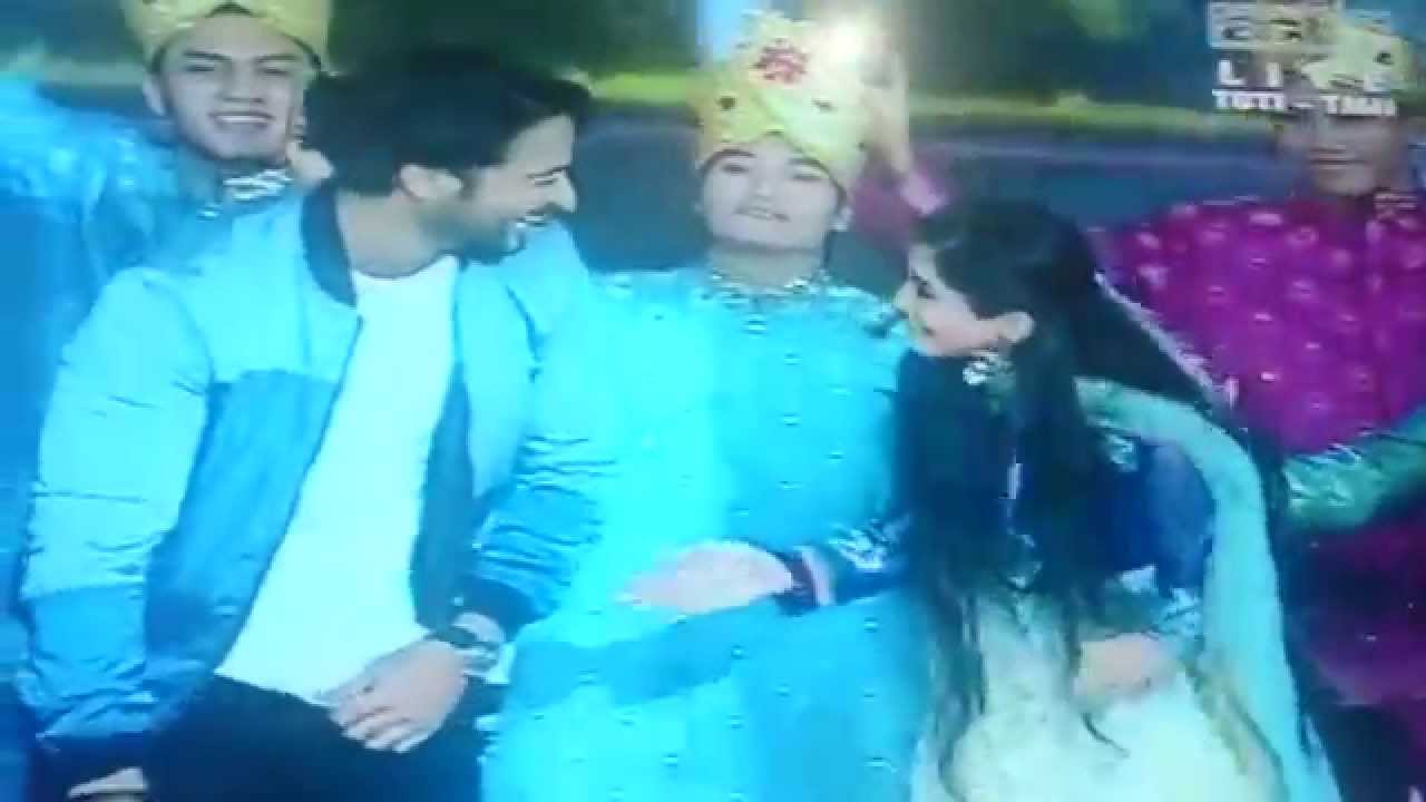 Shaheer Sheikh and Soumya Seth dance bekaboo on Bolly Star Vaganza