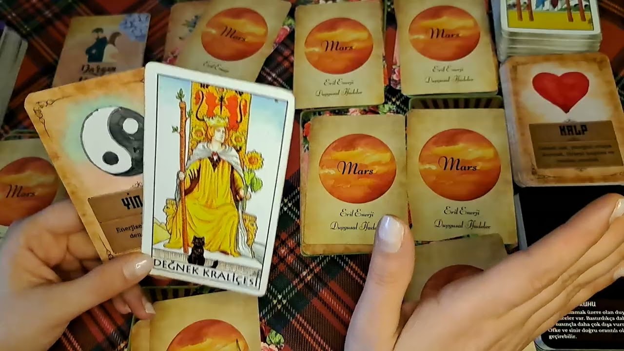 SENİNKİ İÇİNDE BASTIRDIĞI DUYGULARI VE DÜŞÜNCELERİ DIŞA VURMAK İSTİYOR 🔥 #tarot #keltaçılımı 