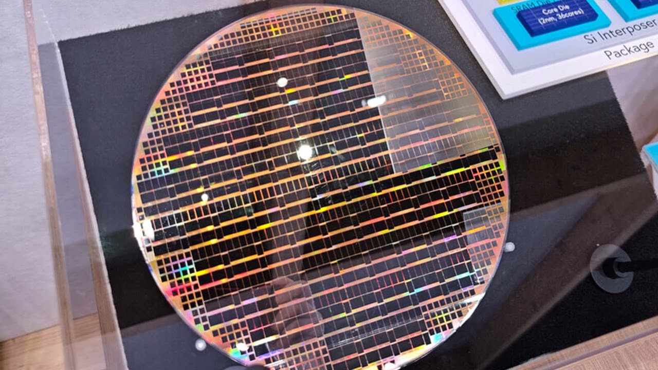 Fujitsu Showcases MONAKA CPU Sample with 3 5D XDSiP Packaging